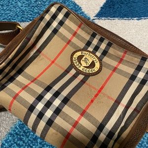 RARE Burberry’s crossbody bag